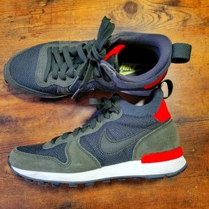 Nike Internationalist